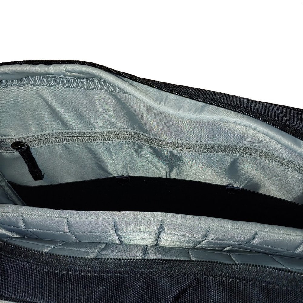 Final Price ⬇ Runetz Laptop/Shoulder Bag. - Picture 11 of 12
